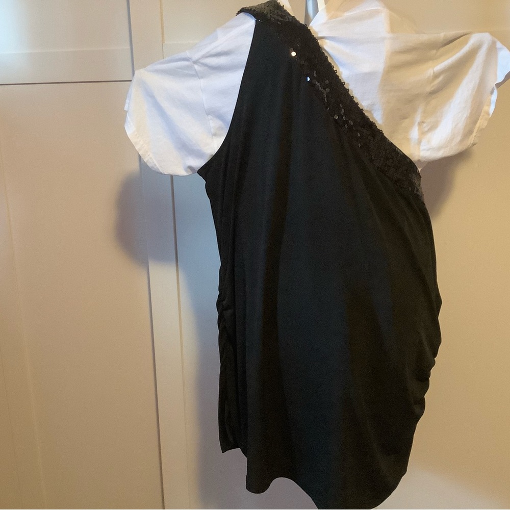 Lane Bryan black sequin blouse size 22 /24.